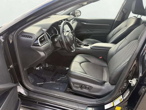 Used 2018 Toyota Camry SE image 10