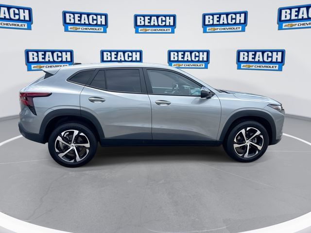 Used 2024 Chevrolet Trax RS w/ Driver Confidence Package FWD image 9