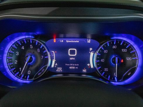 Used 2024 Chrysler Pacifica Touring-L FWD image 14