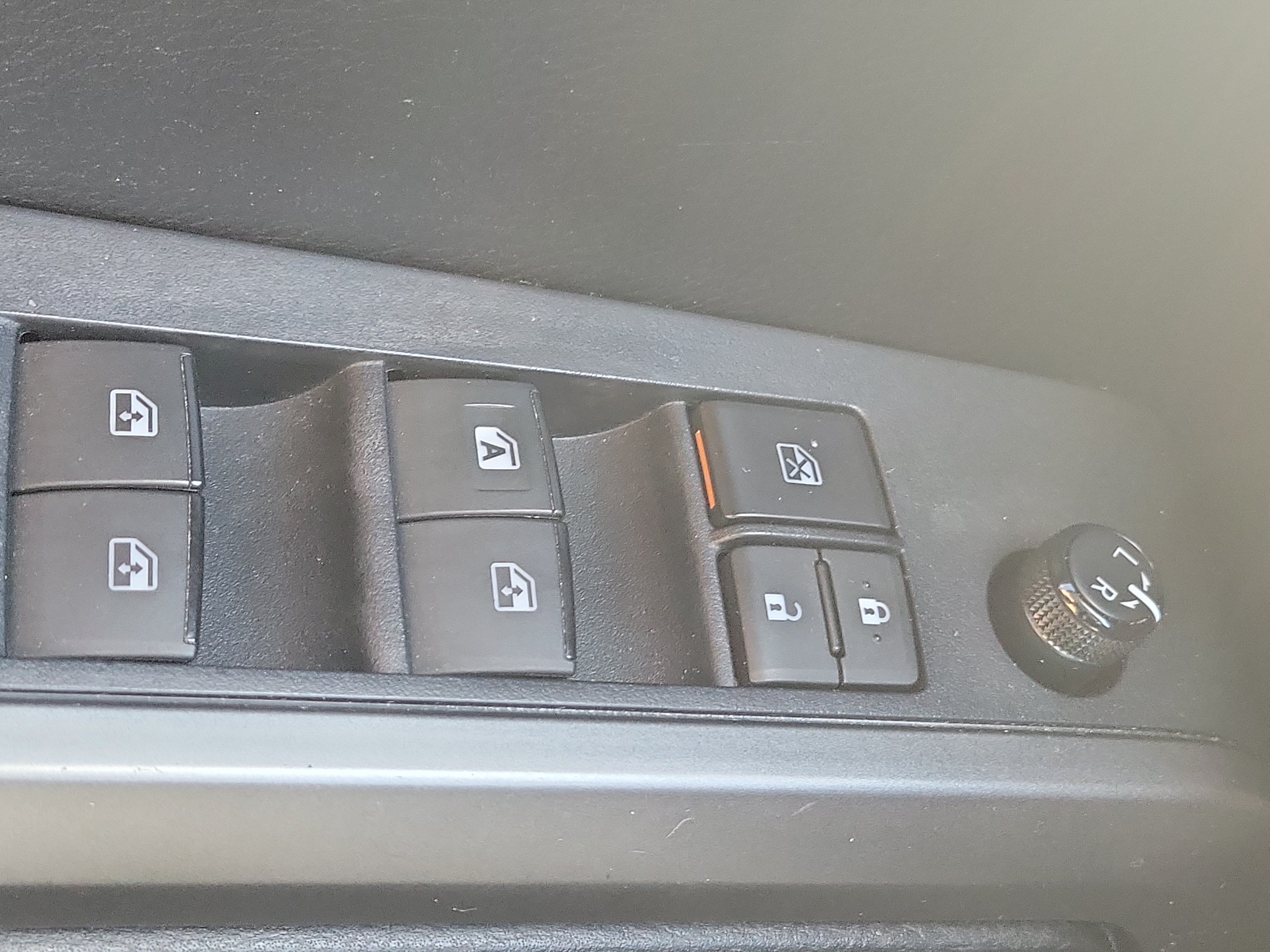 Used 2021 Toyota Tacoma SR5 RWD image 17