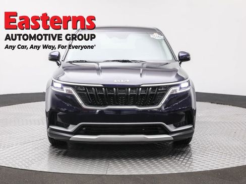 Used 2024 Kia Carnival LX image 2