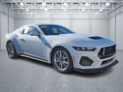 Used 2025 Ford Mustang GT Premium image 6