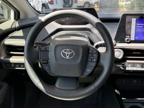 Used 2024 Toyota Prius XLE FWD image 34