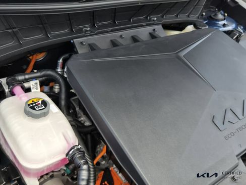 Certified 2024 Kia Niro Wind FWD image 18