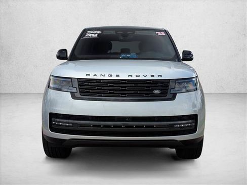 Used 2025 Land Rover Range Rover SE AWD/4WD image 2