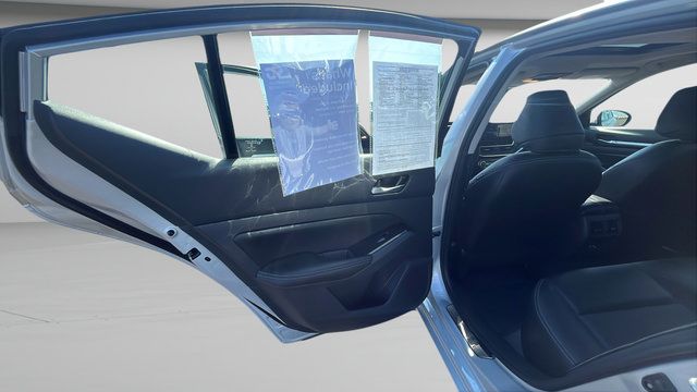 Used 2025 Nissan Altima 2.5 SL FWD image 21