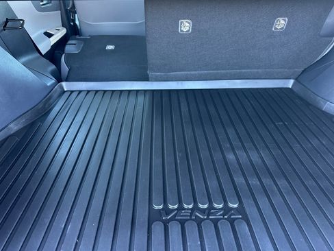 Used 2024 Toyota Venza Limited image 17