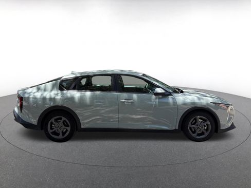 Used 2025 Kia K4 FWD image 14