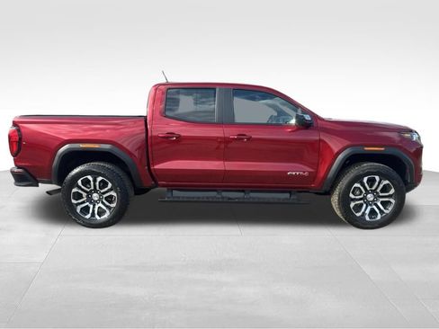 Used 2024 GMC Canyon AT4 w/ Technology Package AWD/4WD image 9