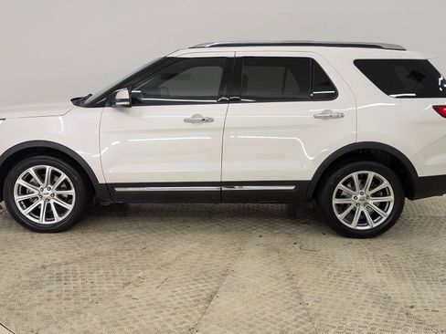 Used 2017 Ford Explorer Limited w/ Equipment Group 301A image 2