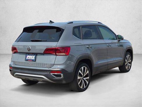 Used 2023 Volkswagen Taos SE FWD image 5