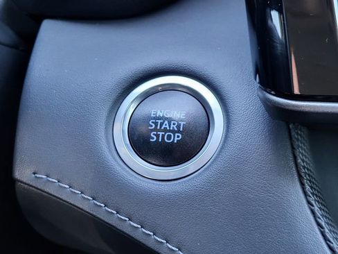 Used 2021 Toyota Highlander Limited image 12