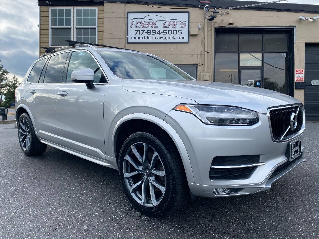 Used 2019 Volvo XC90 T5 Momentum w/ Protection Package Premier AWD/4WD image 1