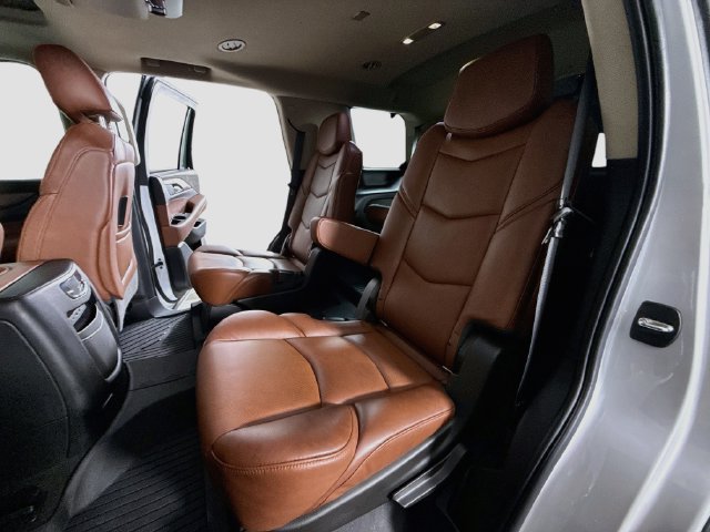 Used 2019 Cadillac Escalade Premium Luxury AWD/4WD image 24