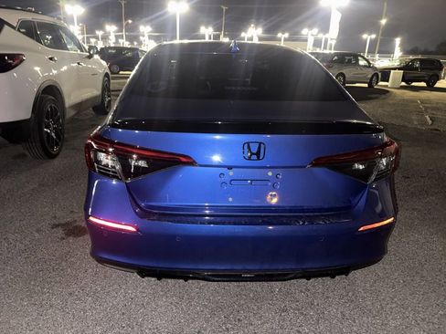 Used 2023 Honda Civic Touring image 5