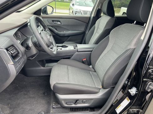 Used 2023 Nissan Rogue SV FWD image 8