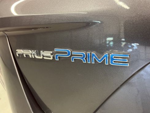 Used 2020 Toyota Prius Prime XLE image 34
