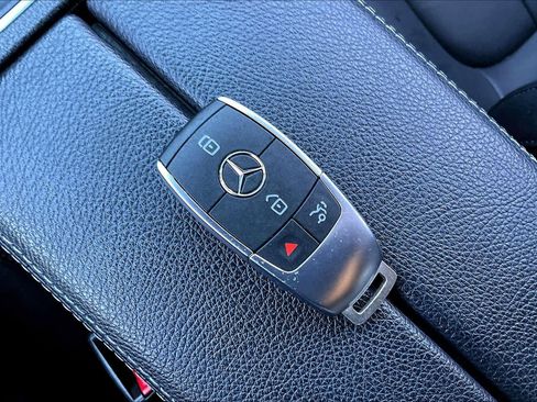 Used 2020 Mercedes-Benz GLB 250 GLB 250 image 15