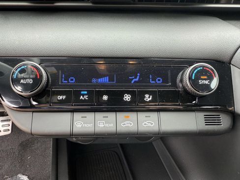 New 2025 Hyundai Elantra Sport image 10