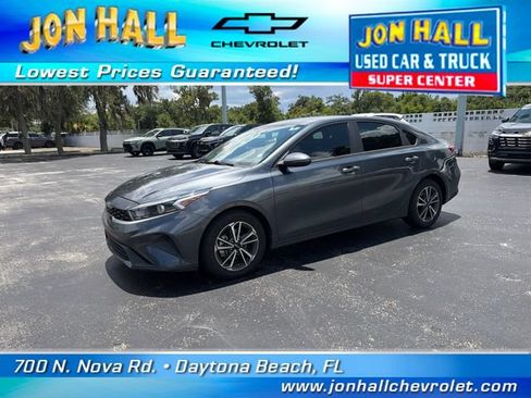 Used 2022 Kia Forte LXS w/ LXS Technology Package FWD image 2