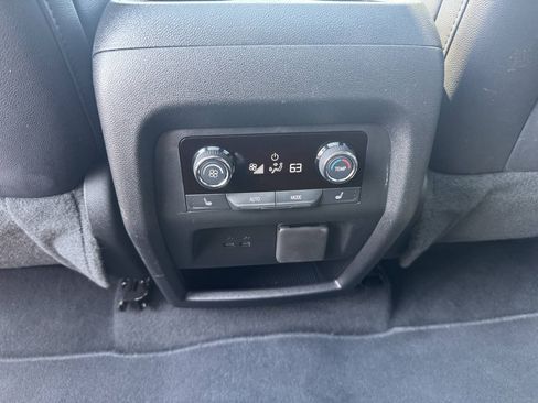 Used 2026 Chevrolet Traverse RS AWD/4WD image 18