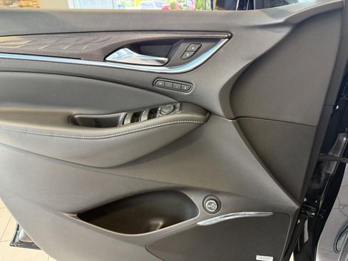 Used 2023 Buick Enclave Avenir w/ Avenir Technology Package image 36