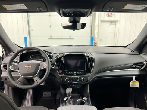Used 2023 Chevrolet Traverse LT image 10