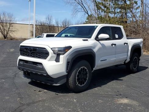 New 2026 Toyota Tacoma TRD Off-Road AWD/4WD image 2