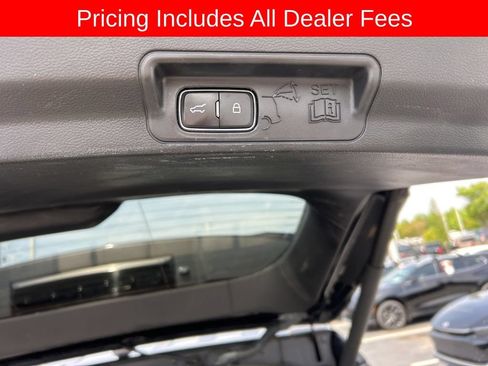 Used 2020 Ford Explorer XLT w/ Equipment Group 202A AWD/4WD image 17