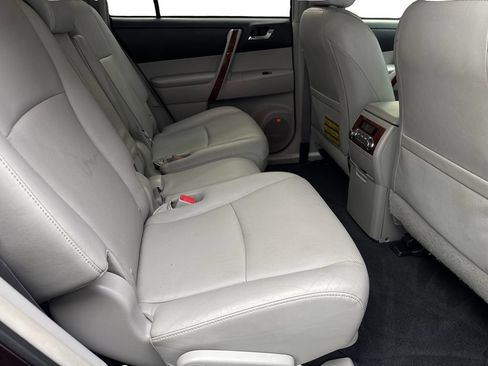 Used 2013 Toyota Highlander Limited AWD/4WD image 44