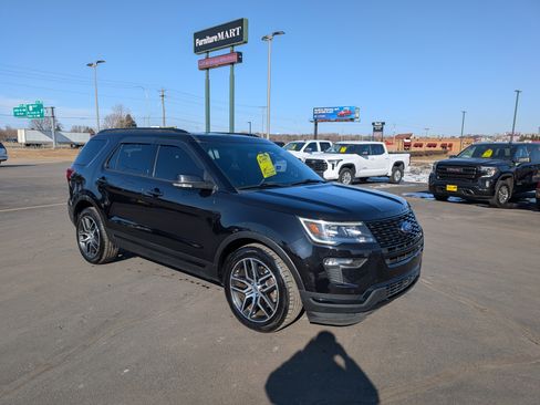 Used 2019 Ford Explorer Sport image 2