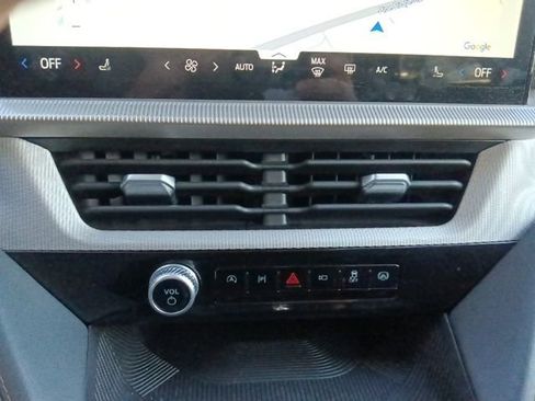 Used 2025 Ford Explorer Active image 24