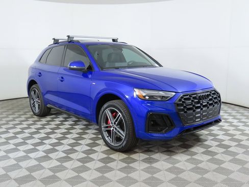 Used 2025 Audi Q5 e Premium Plus w/ Premium Plus Package image 3