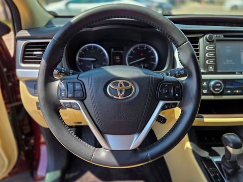 Used 2017 Toyota Highlander Limited Platinum image 27