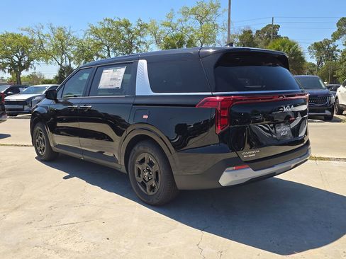 New 2026 Kia Carnival FWD image 6