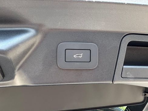 New 2026 Land Rover Range Rover Velar S AWD/4WD image 6