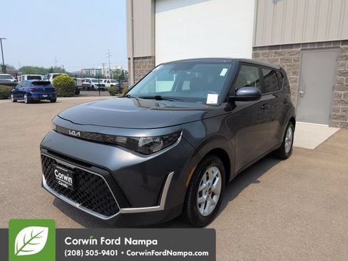 Used 2024 Kia Soul LX w/ Option Group 015 FWD image 7