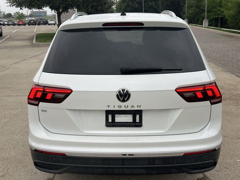 Certified 2023 Volkswagen Tiguan SE w/ Panoramic Sunroof Package FWD image 8