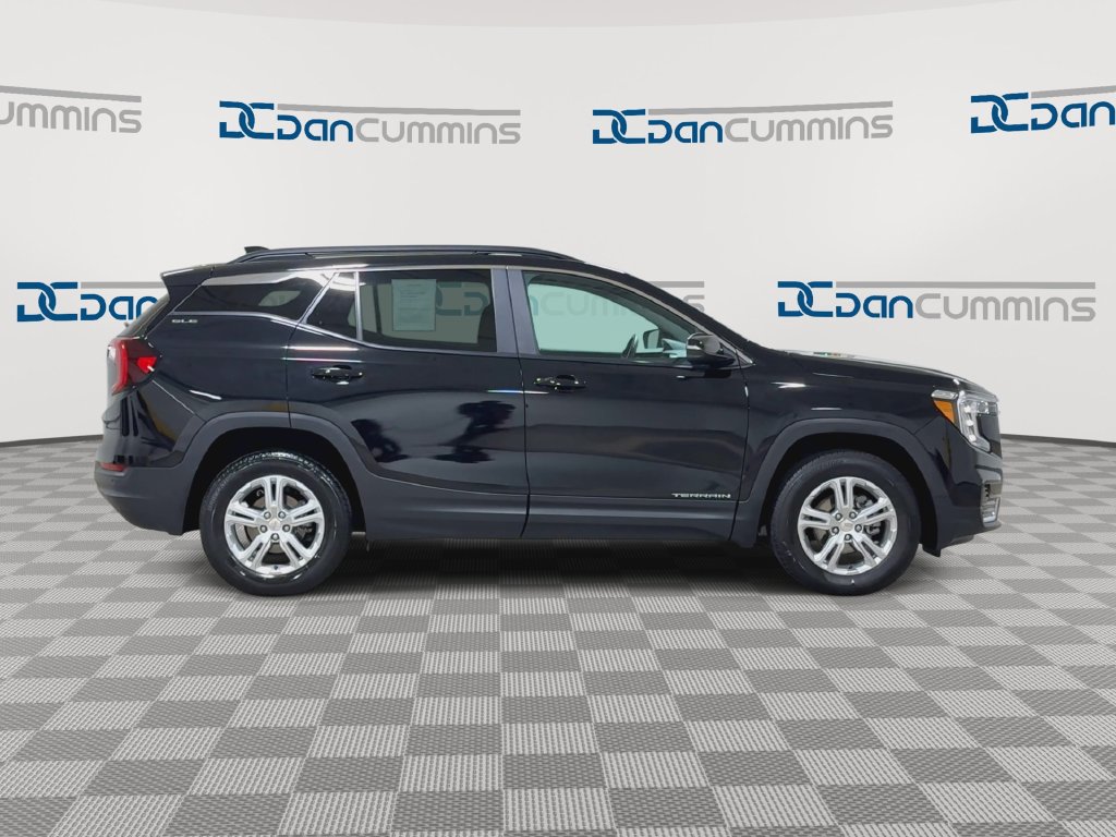 Used 2024 GMC Terrain SLE w/ Driver Convenience Package AWD/4WD image 9