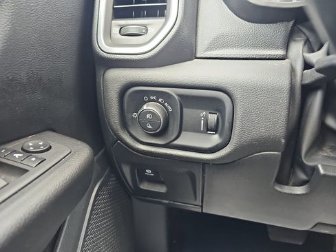Used 2024 RAM 1500 Big Horn AWD/4WD image 30