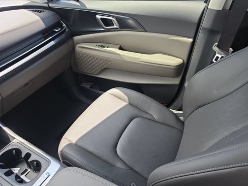 New 2027 Kia Carnival LXS FWD image 15