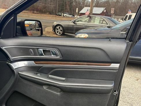 Used 2016 Ford Explorer Limited image 25