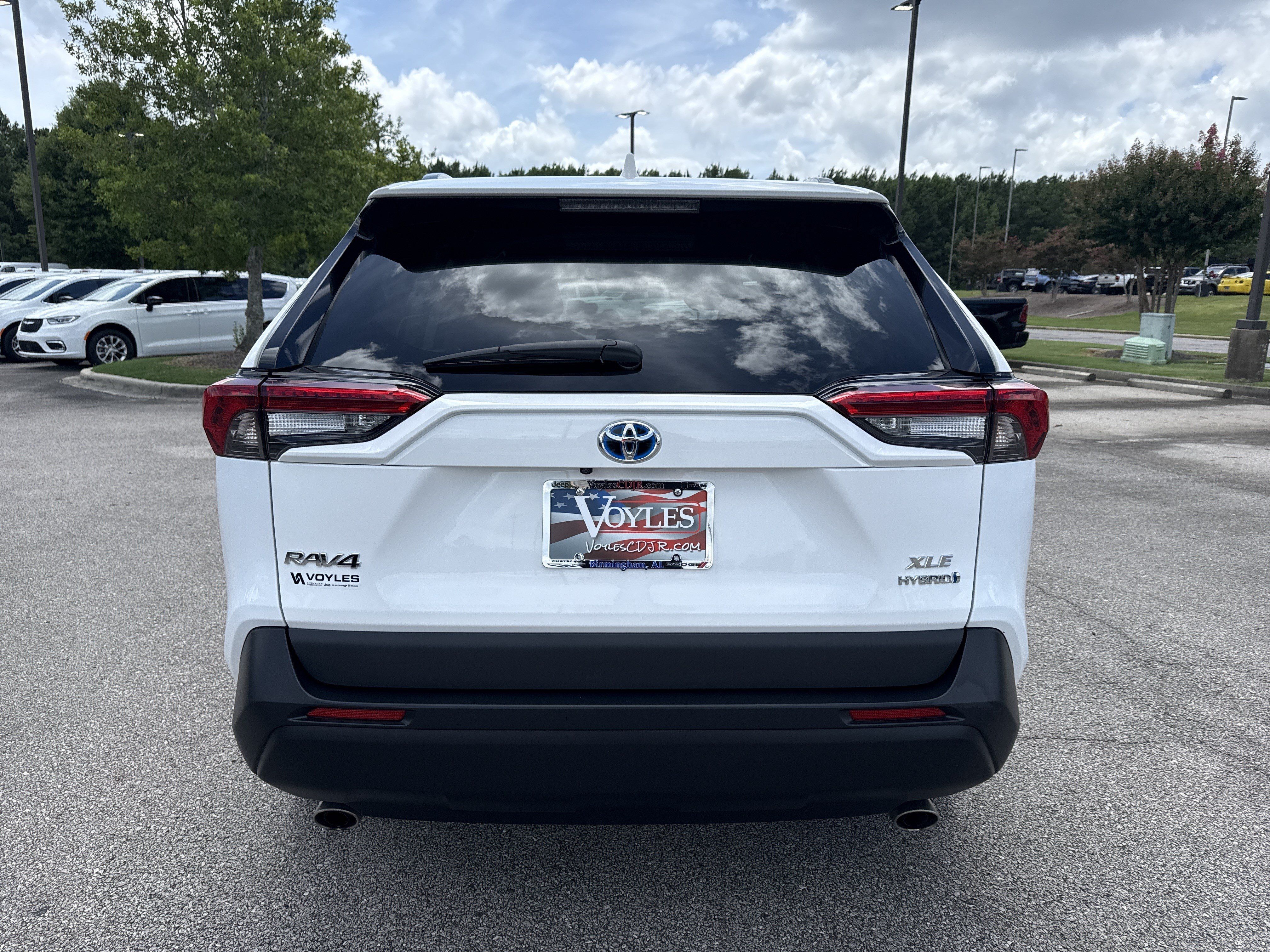 Used 2024 Toyota RAV4 XLE AWD/4WD image 6