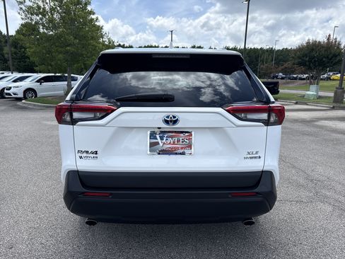 Used 2024 Toyota RAV4 XLE AWD/4WD image 6