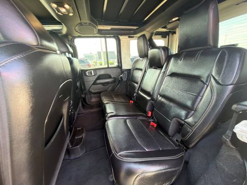 Used 2020 Jeep Wrangler Unlimited Sahara AWD/4WD image 26