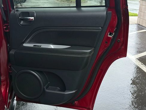 Used 2016 Jeep Compass High Altitude image 27