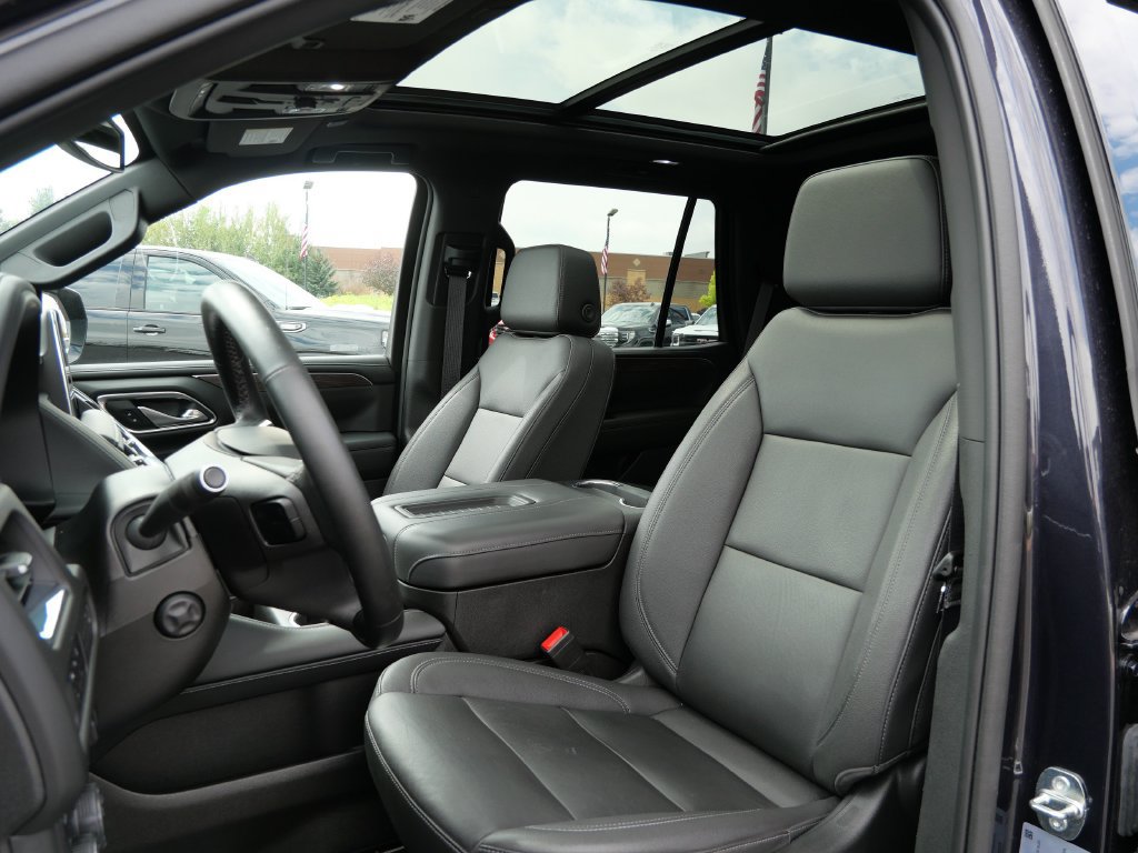 Used 2023 Chevrolet Tahoe Z71 w/ Z71 Off-Road Package AWD/4WD image 3