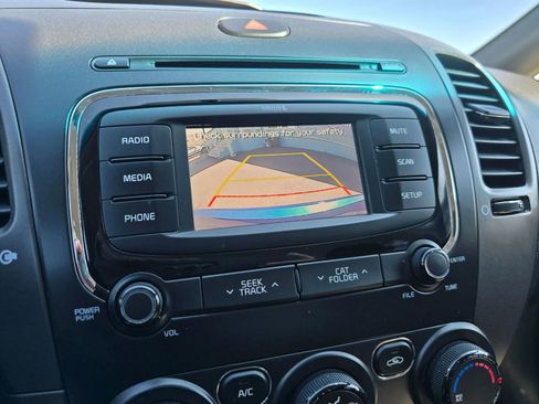 Used 2018 Kia Forte LX w/ LX Rear Camera Package image 23