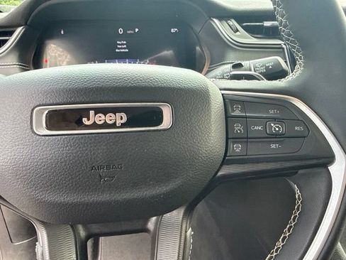 Used 2023 Jeep Grand Cherokee L Laredo AWD/4WD image 37