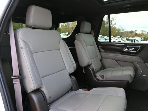 Used 2022 Chevrolet Tahoe Z71 w/ Luxury Package image 9